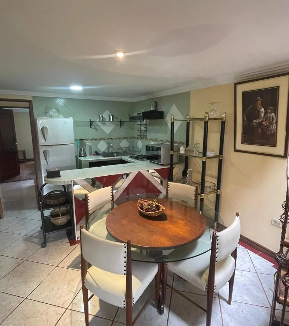 Beautiful House 3 Bedrooms Terrace And Barbecue Area Cuenca 0*,  Ekwador